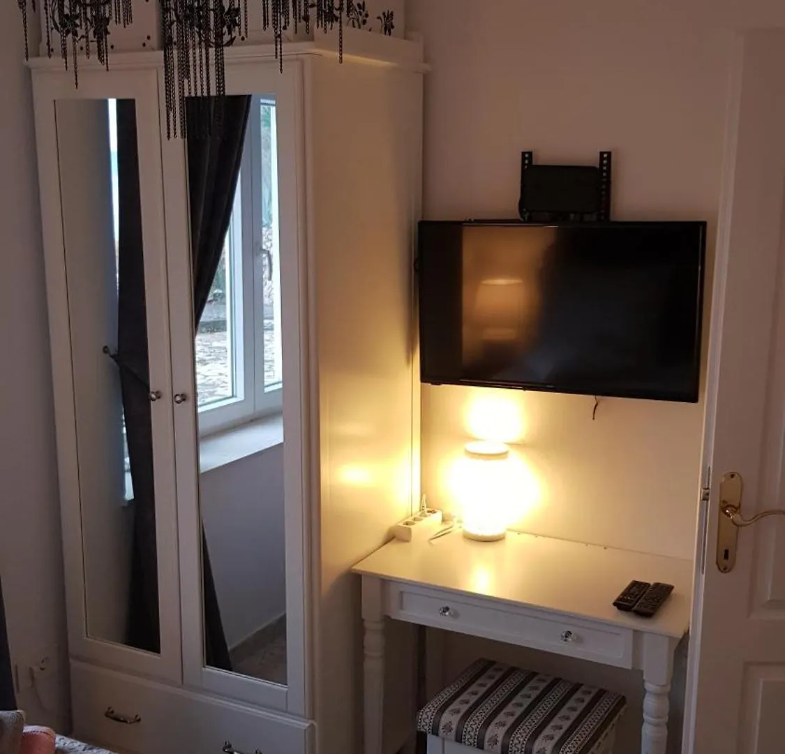 Villa Kuca Za Odmor Jelena Starigrad Paklenica Ferienhaus